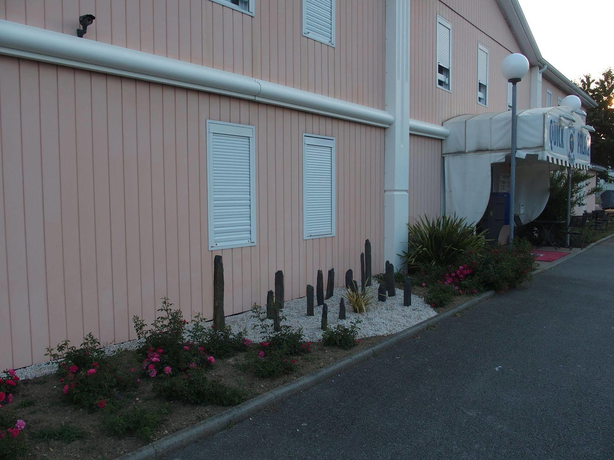 Quick Palace Vannes Exterior photo